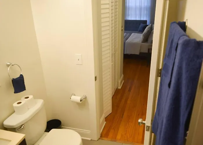 Prime Location W/ Historic Charm Near Shops &parks * Chicago