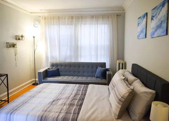 Apartment Prime Location W/ Historic Charm Near Shops &parks *